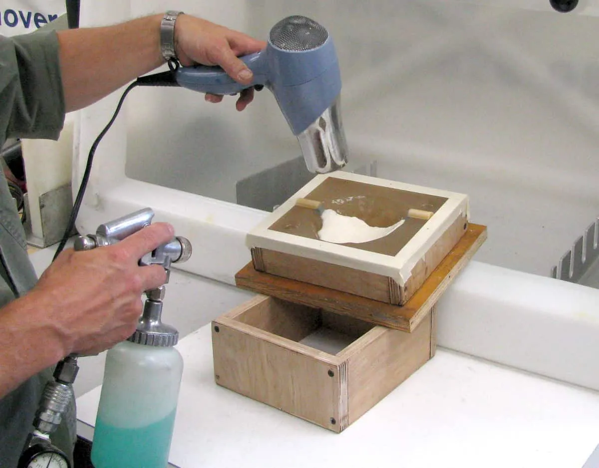 Spray Release on Mold Half Spray PVA on Mold Half